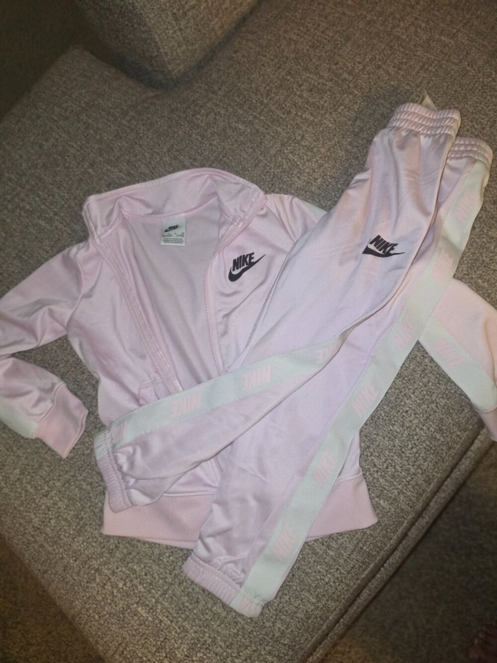 Clothes - Picture 3 of 3